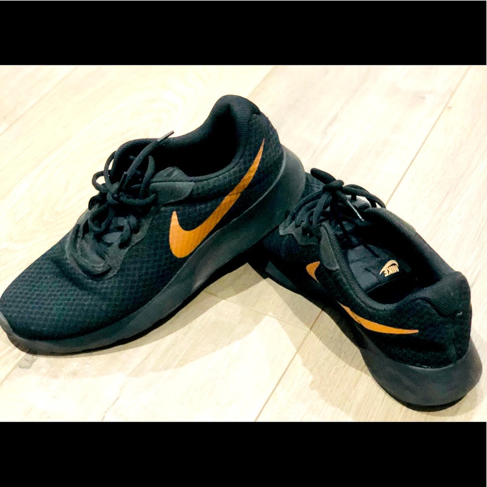 Rose Gold & Black Nike Runners Size 10